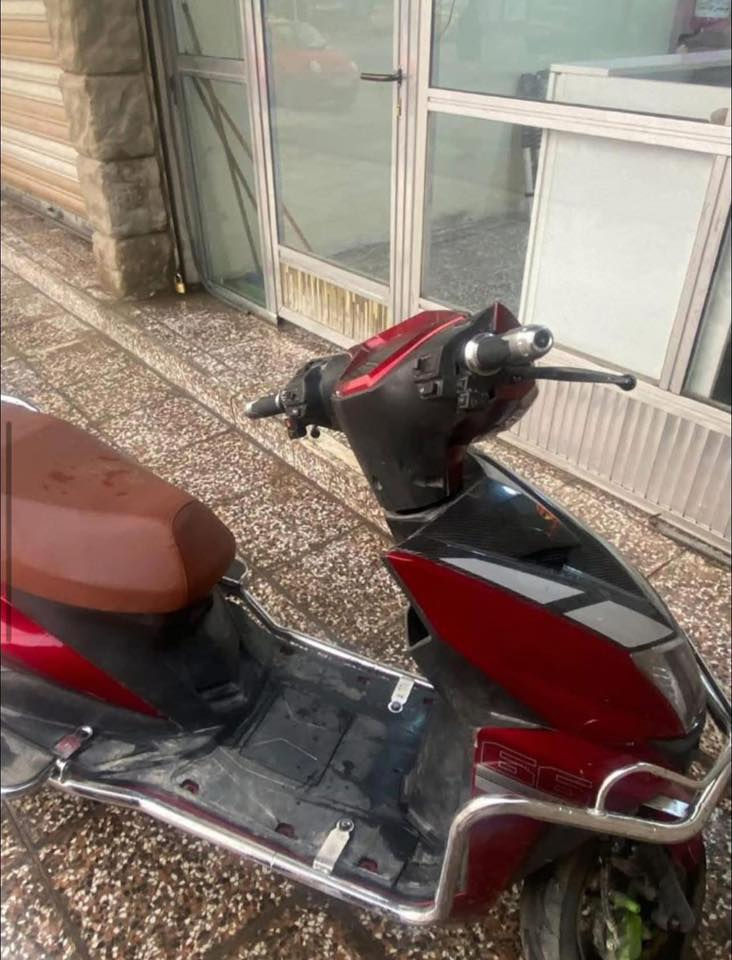 سكنس مستعمل اشتريته بلشهر السابع
السكنس اخذته من من معرض البحريه 

صفات 6 بطاريات

ملف2000

بطاريات 22 امبير ونص

بريكات دسكات

بلوتوث مشغل اغاني

تشغيل كارت وبصمة ثنين سويجات و بصمتين

ويل كب مع اطارات جودة عالية تقطع مسافة اكثر من 40 كيلو السرعة القصوى 90 م حقيقية

و شاحنه وياها 

وبيت منفذ شحن tipc و usp.  يدعم البورت الواحد 20واط 

للبيع 

احضه دراجه  ماشي بس بداخل منطقه الكماليه يعني ما ماشيه هواي  

متواجد ع الماسنجر وأي استفسار عدكم اني بل خدمه 

مكان الدراجه كماليه شارع المصرف 

الدراجه كلش نضيفه.


**إذا كنت صاحب هذا الإعلان وتريد حذفه لأي سبب، رجاءا أرسل رسالة إلى الدعم الفني**