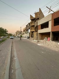 مجمع طبي الايجاار  يتكون من /3 / عيادات   وصيدليه بموقع جدا مميز 👍  حي...