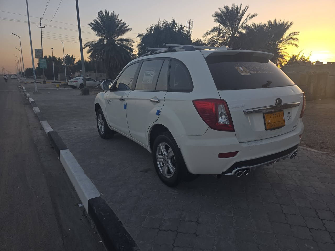 السلام عليكم ليفان مديل ١٣ رقم بصره تحويل السياره جاهزه من كلشي مكينه وتبريد تخم تاير حداديه مابيه ضربه وحلامن الصوره السعر ٤٥ الشراي يتصل المكان البصره الزبير ***********
