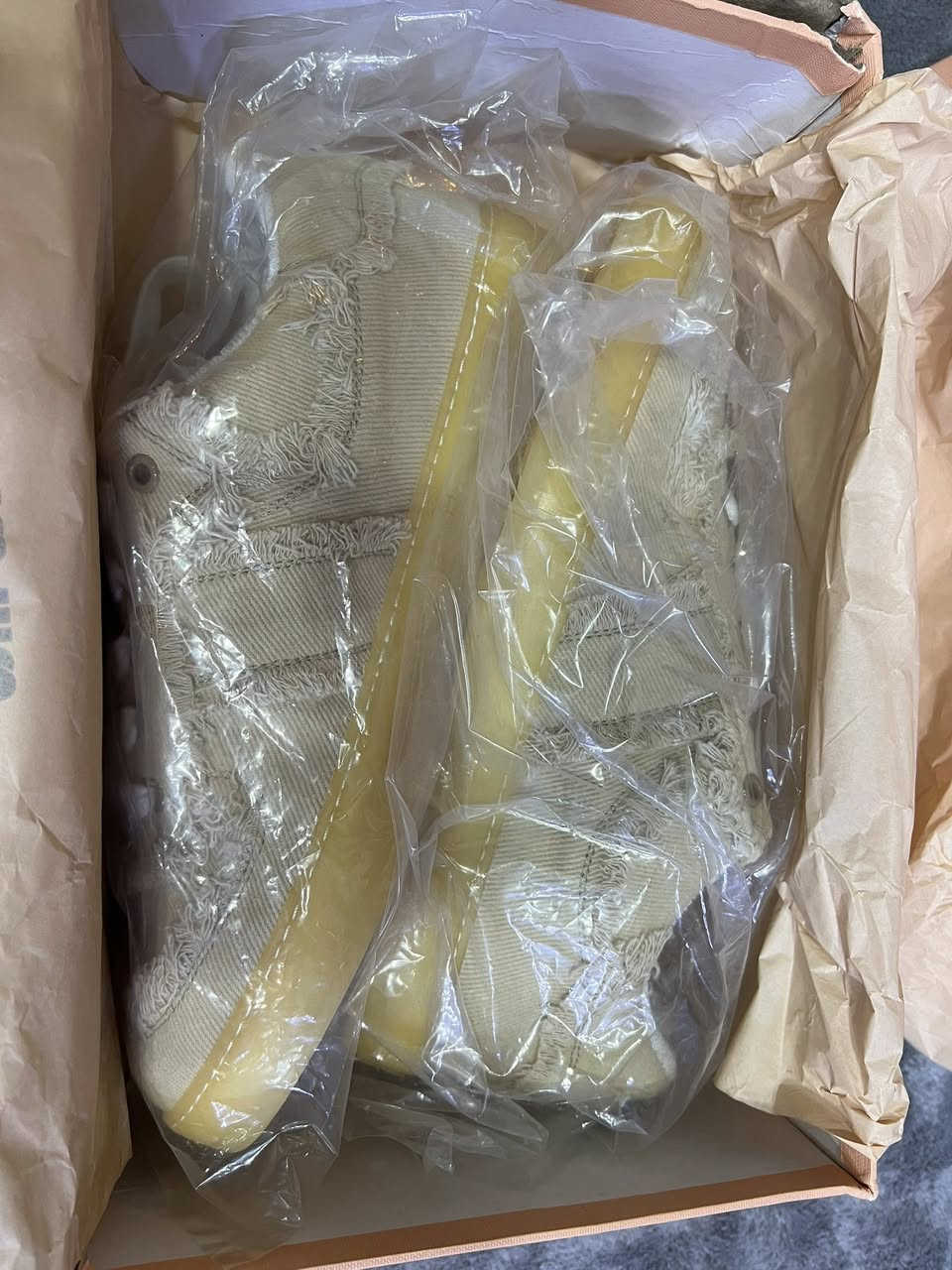 حذاء ماركه ميو ميو  ايطاليه قياس ٣٩واتساب ***********
