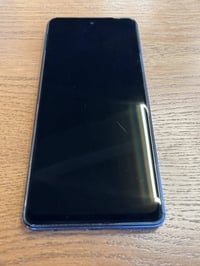 انفينكس هوت 40 برو الجهاز نضيف  ذكره 256 الرام 8 كيكا +8 كيكا  بطاريه ...