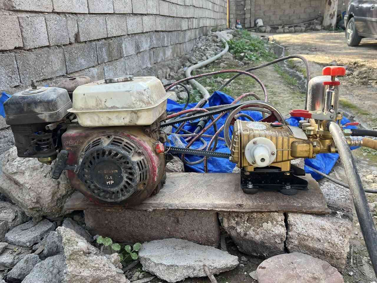 السلام عليكم ضاغطه ماطور بانزين للبيع ظاغطه جديده مستخدمه مرتين فقط  دفع ماء كلش قوي يصلح سيارات كبيرة مع جميع محلقاته صونده 15 متر سيم ومسدس   كامله بس شغل واغسل  سعر 250 الف من اخير مكاني موصل برطلة


**إذا كنت صاحب هذا الإعلان وتريد حذفه لأي سبب، رجاءا أرسل رسالة إلى الدعم الفني**