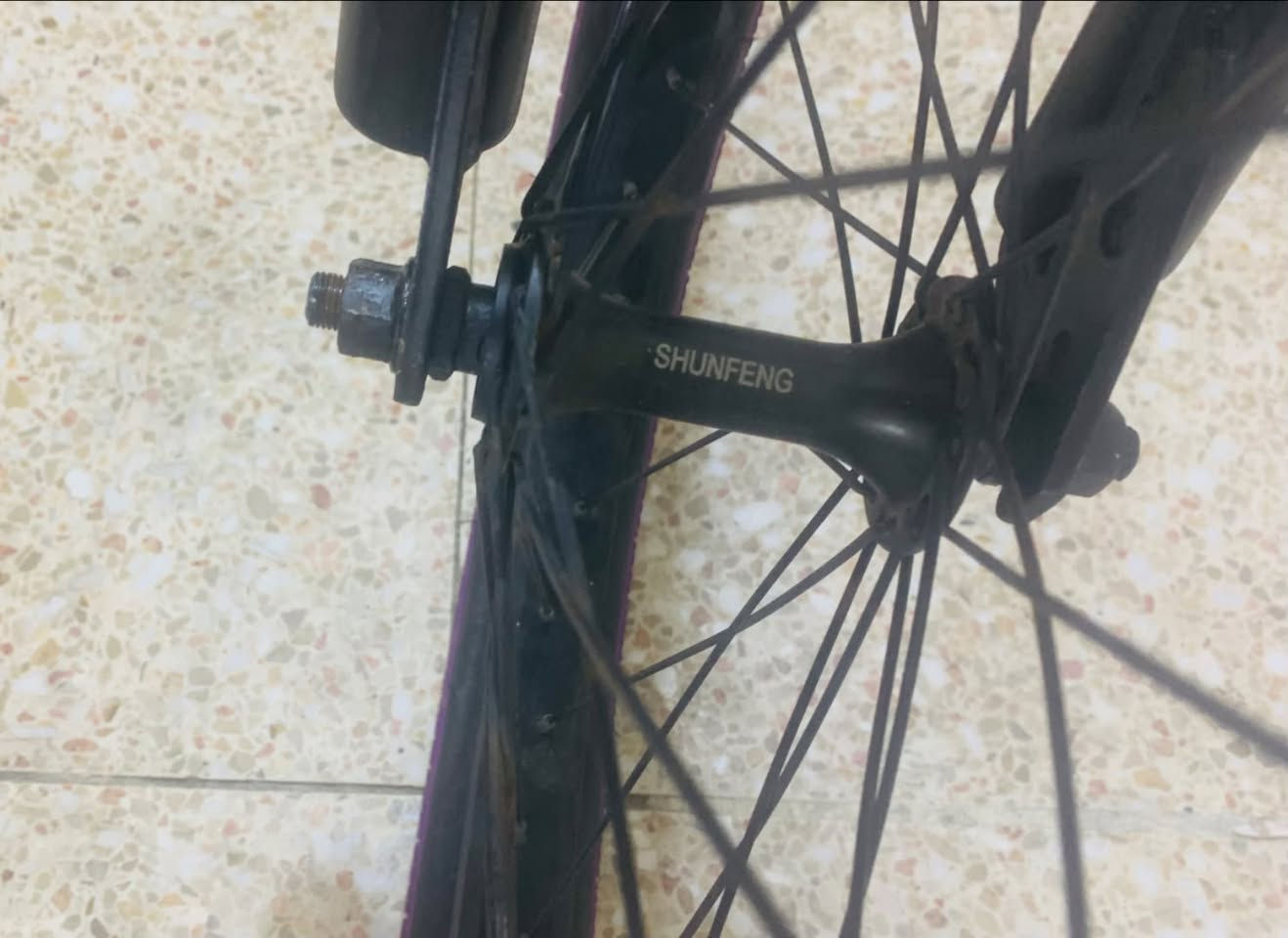 BMX اصلي لل بيع نوعيه ساندي والمكينه شيمونو اي قطعه بل باسيكل اصليه سعره 350لل تواصل ***********
