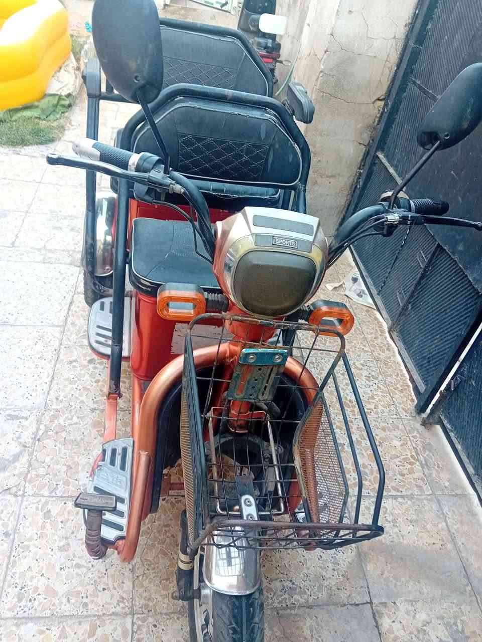 دراجه للبيع ٣تايرات باتريات ٥خمسه نمره ٣ السعر ٤٢٥وبيها مجال المكان بغداد الحسينيه الاستفسار ع ***********
