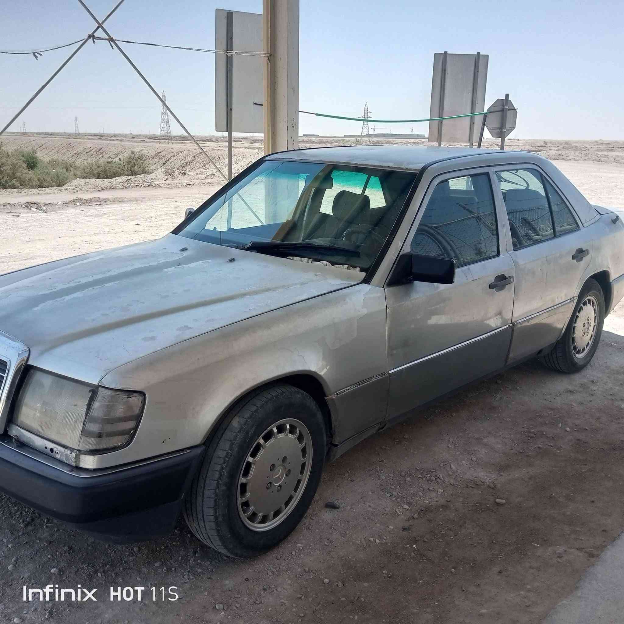 سلام عليكم سياره مرسيدس دوب للبيع والمراوس سياره جاهزه تبريد سياره عنوان بصره مدينه رقم الموبايل بي واتساب ***********////السعر 30
