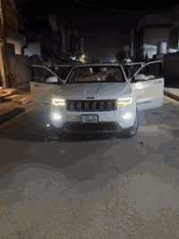 سلام عليكم جيب موديل 19 خليجي لمتدد بلاص 3 شاشات سيارة خليجية وفول مواصفات رقم بغداد انكليزي مكانهة بغداد تجي وتفحص وبيك خير ودلل سعرها 265 والسيارة جاهزة ***********
