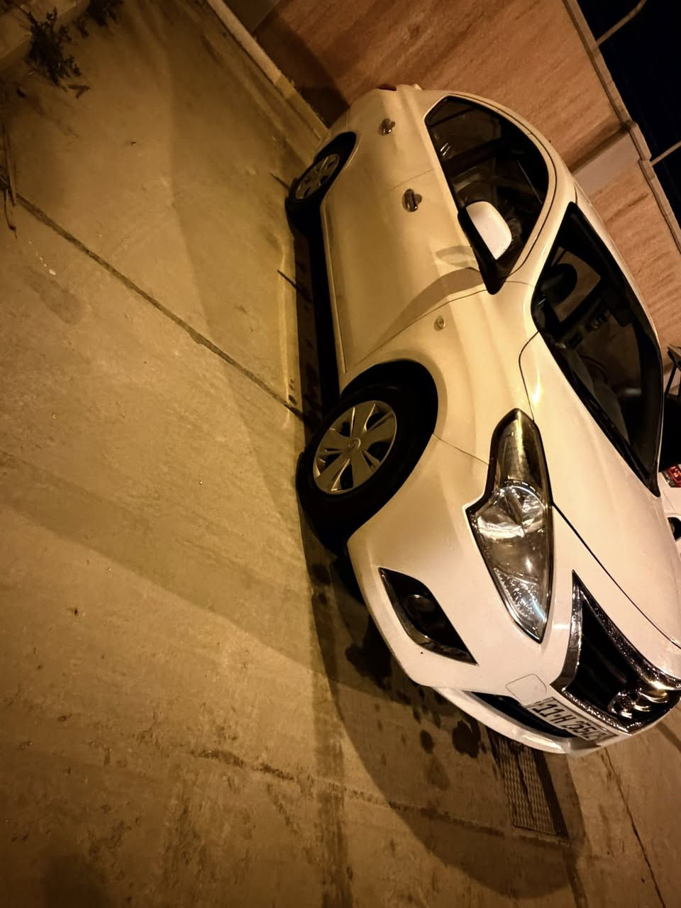 للبيع سني هندي موديل 19 رقم بغداد بااسمي 
بانزين
غاز منظومة إيطالية 
ماشية 140 كيلو متر 
جاملغ خلفي فقط 
مكاني بابل 
***********
105 وبيها مجال
