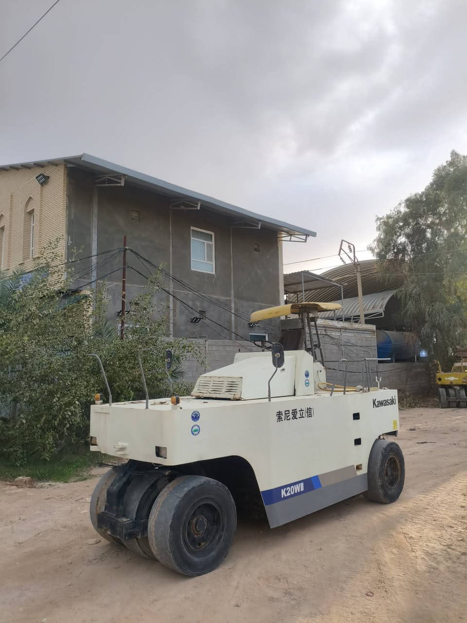 سلام عليكم حادله للبيع تاير عريض رقم نجف  سعر 185
للاستفسار رقم ***********
