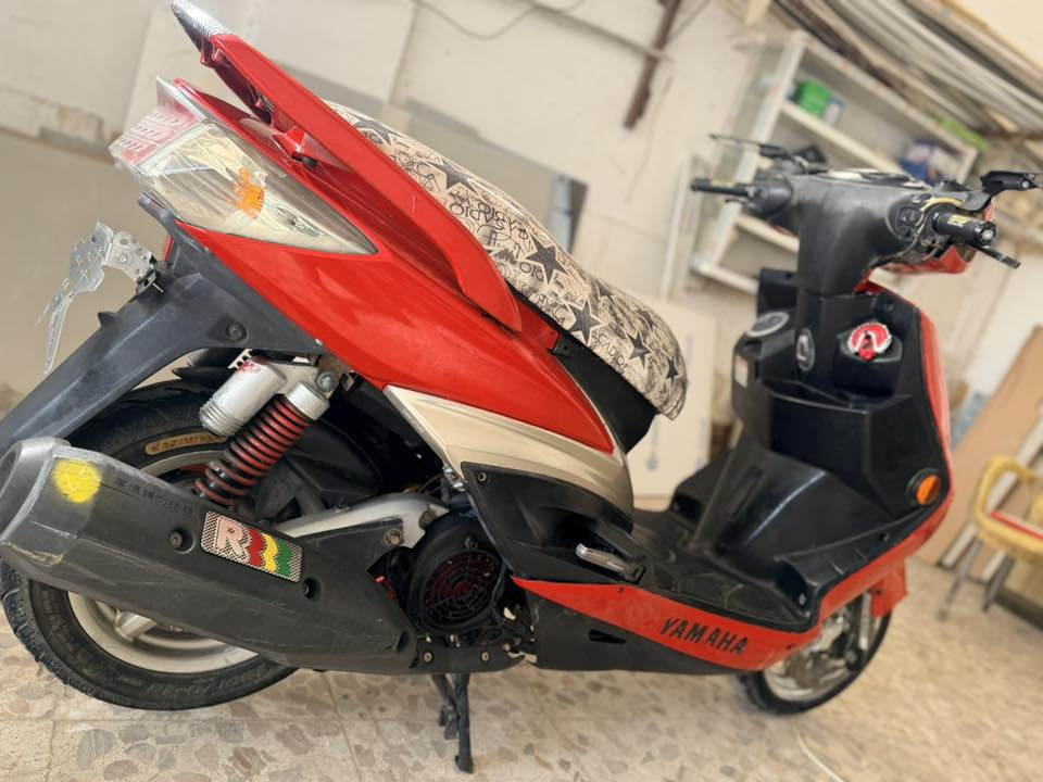 دراجه سكنس فحل البيع نوزل خطين دراجه مزوده كلاجات رياضيه خلفي ومامي مكينه جديده معدل ونهضه قويه تيرات جديد خلفي ومامي مزوده عدسه لايت كلش قوي دراجه رميه كفرات كله بلاديه ومختم  طلاعات تلث خطوط دراجه بلاديه ومتعوب عليه سعره 950وبيه مجال شراي موشراي لا دخل عله المنشور عنوني شاميه شرات تصل *********** ما متوجد عل خاص
