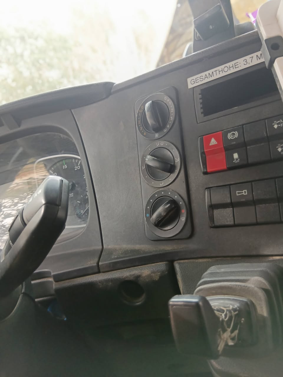 ***********للبيع اتيكو كرين سطحه  2015اوتماتيك فول موصفات جاهزه من كلشي رقم سليمانيه باسمي كرين3طن ٤ سلايتات مكاني بابل لاستفسار ***********
