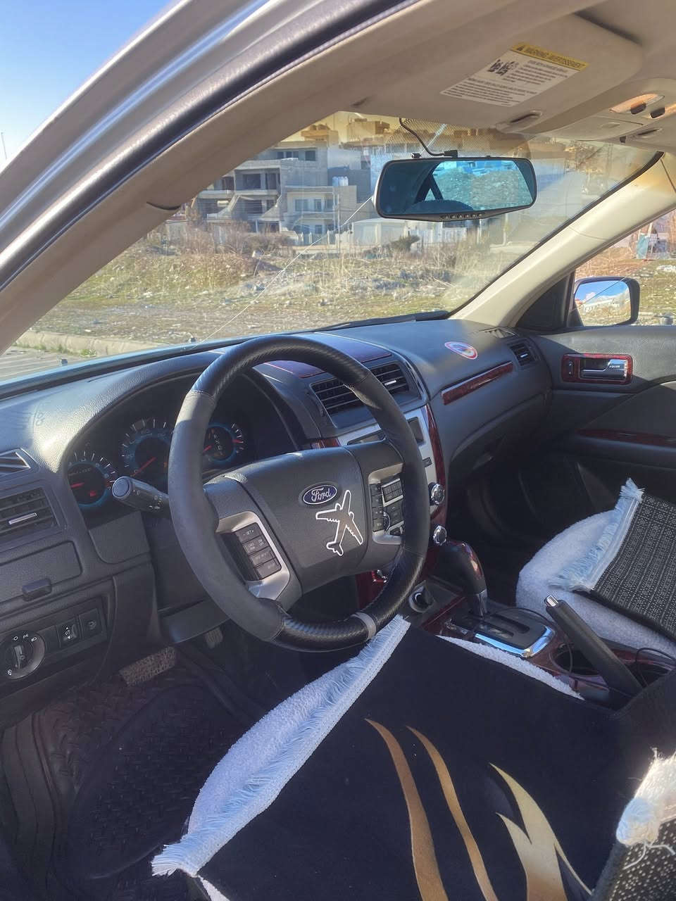 سڵاوتان لێبێت
فۆرد فیوژن ٢٠١٠ se 
دو پەڵە بۆیاخی هەیە بێ ناوگرتن 
کاڵبونەوەی نیە بە شەرت  
گێڕو مەکینەو سوکان بەشەرت 
سوکانی بیلادە بێ عەیب 
سەنەوی تا ٢٧ تازەیە 
غەرامەو تەحویل بە شەرت 
سعری ٨٥ گەڵاو مەجال 
موشتەری نیت بێزارمان مەکە
0770 882 13 47
