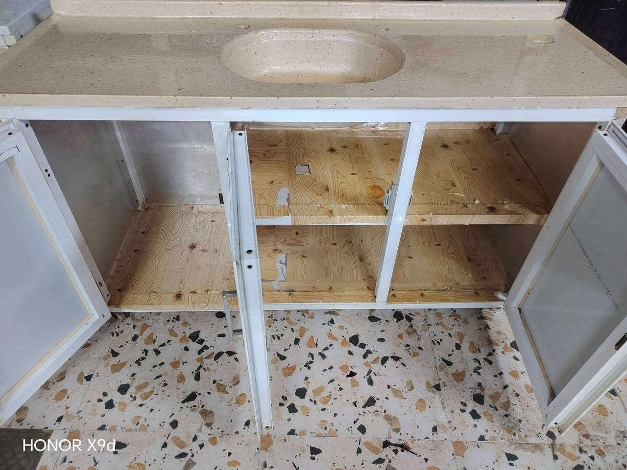 سنك مرمر تفصال مابي اي عيب السعر 85 وبي مجال *********** مكاني كركوك حي الحجاج
