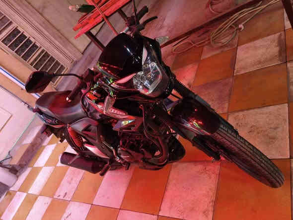 السلام عليكم ورحمه الله وبركاته بعد اذن الادمن المحترم موديل 23 كلش نضيفه مرقم بابل عارضه ب2000000مليونين وبيه مجال انشاء الله اتصال وتساب ***********
