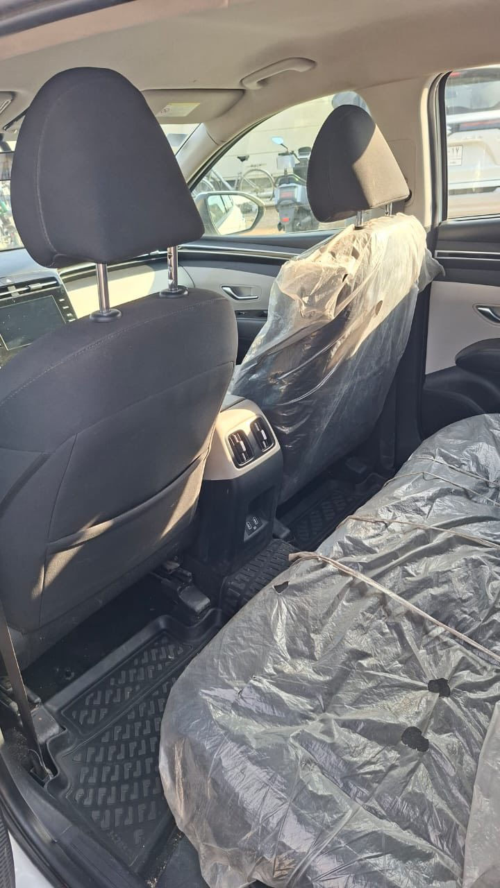 توسان خليجي موديل 23 رقم بغداد الجديد بأسمي
العنوان بغداد 
السعر 210 وبيها مجال 

مكفوله من الصبغ والبارد  

كير محرك مكفول  

السياره فول مواصفات عدى الفتحة

داخل لونين اسود وبيجي 

بصمه 

اشاري بل مري 

كشنات كهرباء 

تبريد قطعتين

شاشة كبيرة 

تحكم استيرن جهتين 

وهواي بعد بيها مواصفات  

السياره ماشيه 71 وقابل للزيادة 

للاستفسار ***********
