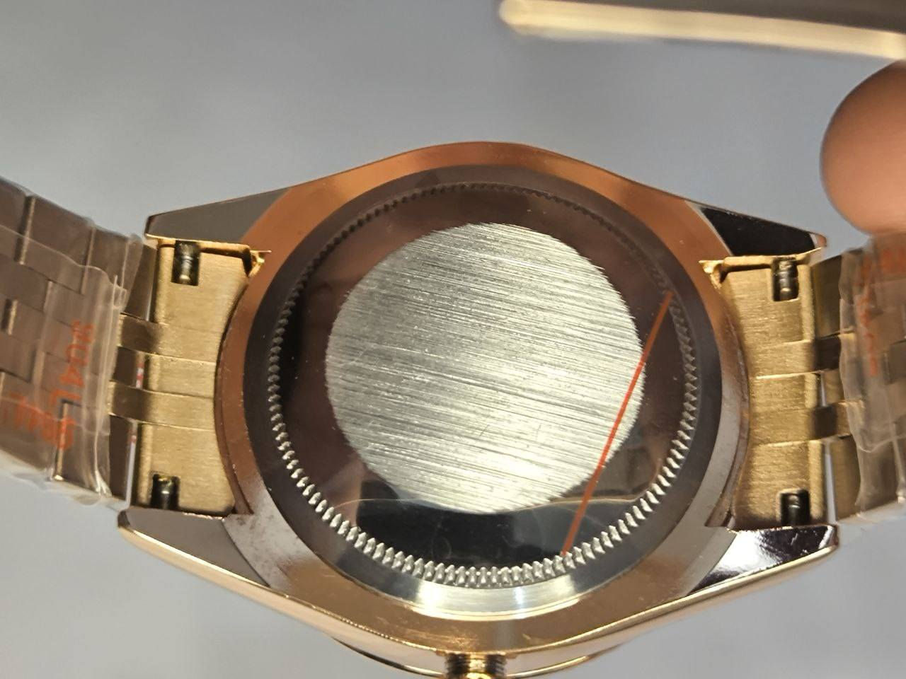 ⌚  ديت جست مواصفات سوبر
تحفة فنية 
مصممة لرجال الاعمال 
مكينة كوارتز نظام ماطور 
 البودي: ستانلس ستيل مقاوم للصدأ روز كولد
 ميناء ملكية لمحبي الفخامة روز كولد مزودة بمنفذ تاريخ
قفل بحري
زجاج زفير ضد الخدش
مقاومة الماء وغبار 
السير ستانلس ستيل روز كولد
 قفل جوبلي اصلي
مختمة بالكامل 
قطعة ما تتفوت 

🔴ملاحظة متوفر قطعة واحدة فقط 

السعر  :- 65 الف ع اول تم
للحجز والاستفسار يرجى مراسلة الصفحه


**إذا كنت صاحب هذا الإعلان وتريد حذفه لأي سبب، رجاءا أرسل رسالة إلى الدعم الفني**