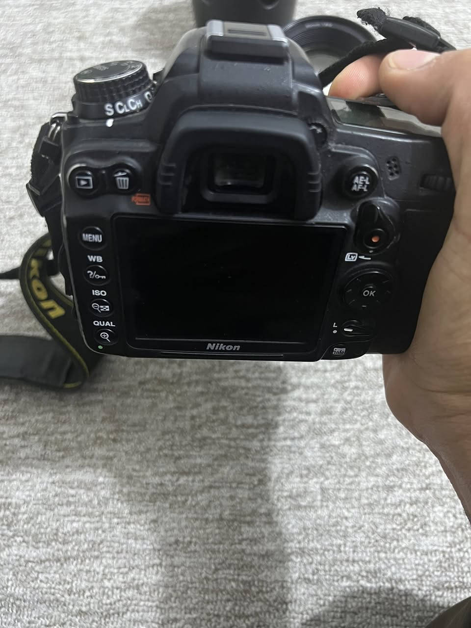 نيكون d7000 للبيع مع عدسة 50 + عدسة 85 ملم.مع كامل ملحقاتها جنطة . حزام . بطارية ورام 32 
السعر 650 وبيهن مجال مكاني كربلاء وما عندي توصيل


**إذا كنت صاحب هذا الإعلان وتريد حذفه لأي سبب، رجاءا أرسل رسالة إلى الدعم الفني**