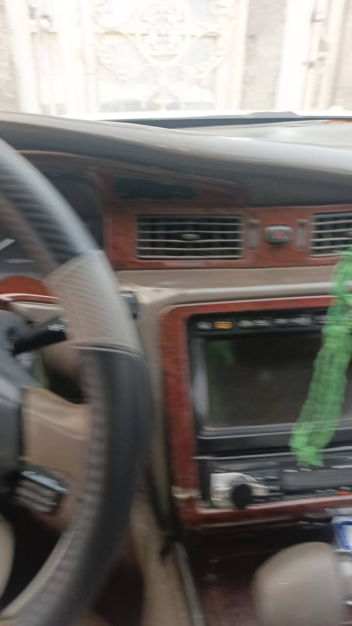 سياره راس االثور متوم  للبيع نضيفه وحداده جديده
ليك بالتبريد شويه تنقص بالميه وعشرين فوك قليل محرك فيفيتي ثنين ونص 
ت ***********
