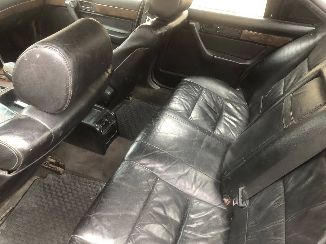 السلام عليكم BMW 535 مبدل محرك وكير كبس فانوس مصبوغة عام بدون حادث تبريد شغال محرك كير شرط طخم امامي خلفي جديد موديل ٩١ محدثة ٩٥  رقم جديد سنوية جديدة شرط التحويل داخل جلد اصلي سعر ٧٧ اخوان الي ميعجبه السعر خلي يصلي على النبي ويعبر  المنشور والله يسهل للجميع للأستفسار الأتصال على الرقم ***********
