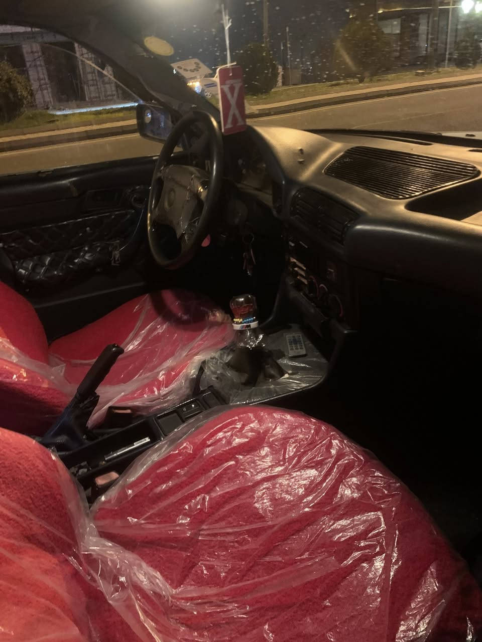 سلاو هاوريان بيم ١٩٩٣ گير عادي مه كينه ٥٢٥ سه ياره يه كي بيكي شه يه بيمشكيله يه نرخي ٢٥ گه لاو مه عامه له يه كي برايانه سه ياره كه ئارمه ئارمه كه ي ون بوه


**إذا كنت صاحب هذا الإعلان وتريد حذفه لأي سبب، رجاءا أرسل رسالة إلى الدعم الفني**