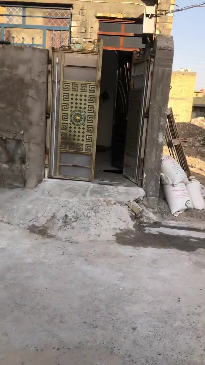 السلام عليكم دار للبيع مساحة ٥٠متر طابق واحد طابو زراعي سند ٢٥ خدمات كاملة الرئاسة شارع٢٠كاع ابو علي الدراجي خلف معمل الببسي ثاني دربونة عن المعمل بناء جديد سالة ٣. اشهر السعر خاصةً تصل وبلخدمة  ***********
