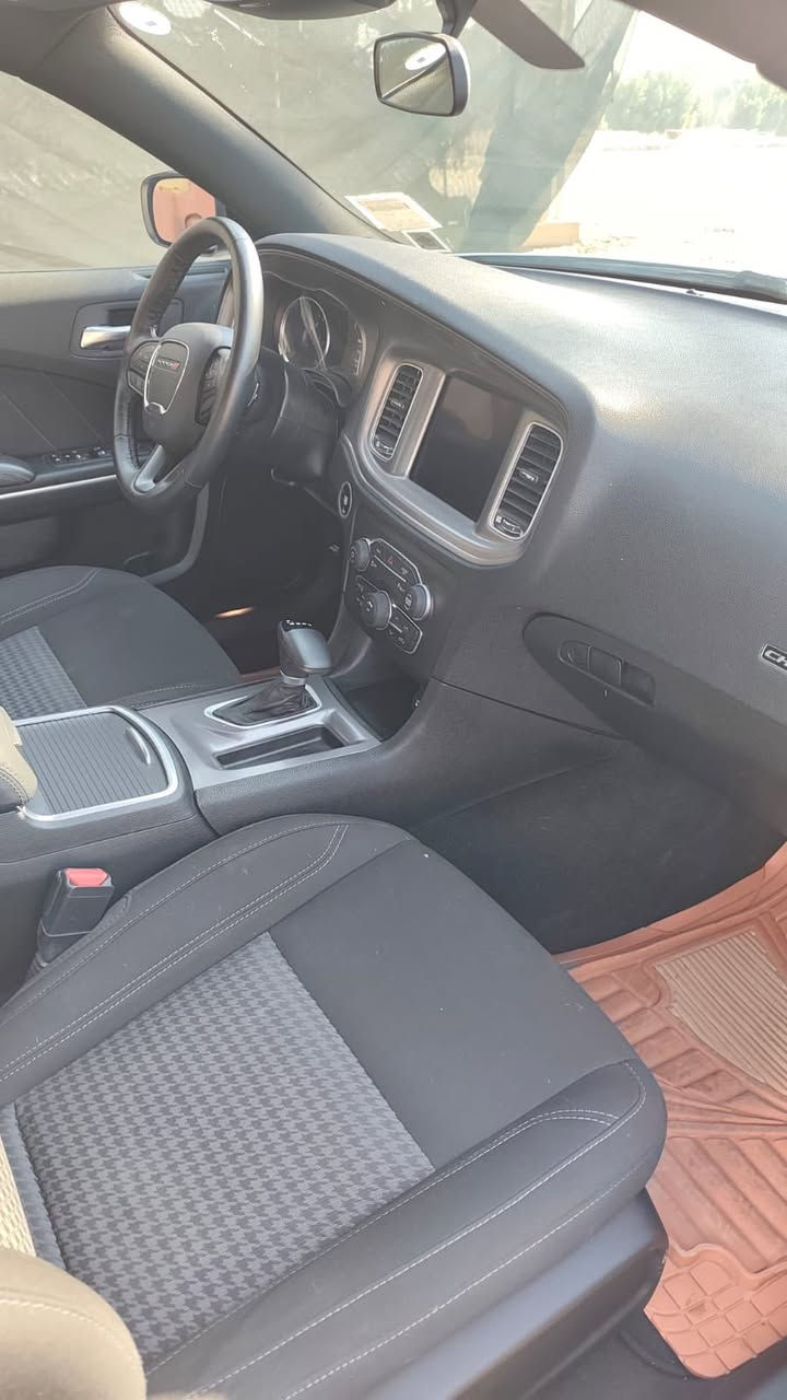 السلام عليكم
جارجر موديل ٢٠٢٣
مواصفات  معروفه 
محرك ٣٦٠٠ 
السياره جديد بمعنى الكلمه ماشيه ١٢ ميل  
مكفوله عدى ربع الجاملغ الأمامي  موضح بالصور
رقم أربيل  تحويل أو وكاله 
مكانه بالحله 
باقي تفاصيل اتصل ع الرقم  اني مكلف بالنشر 

‭٠٧٧٥ ٠٥٢ ٠٦٦٩‬
