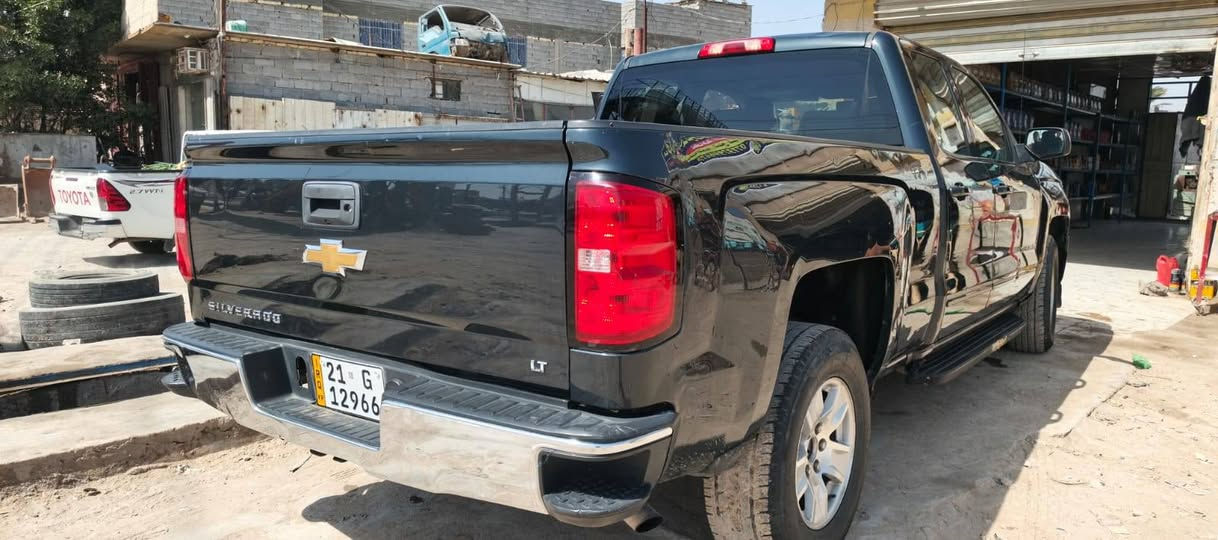 سلفرادو للبيع مديل 2018  محرك 5300 v8 سياره جاهزه رقم دولي سنويه 2030 حادثه 3 قطع وبيه شويه بالبدي صبغ  والسونار موجود بالصور صار عندي ضرف ومحتاج اريد ابيع الشراي يشلع عيوني السعر 138 ورقه للاستفسار ***********
