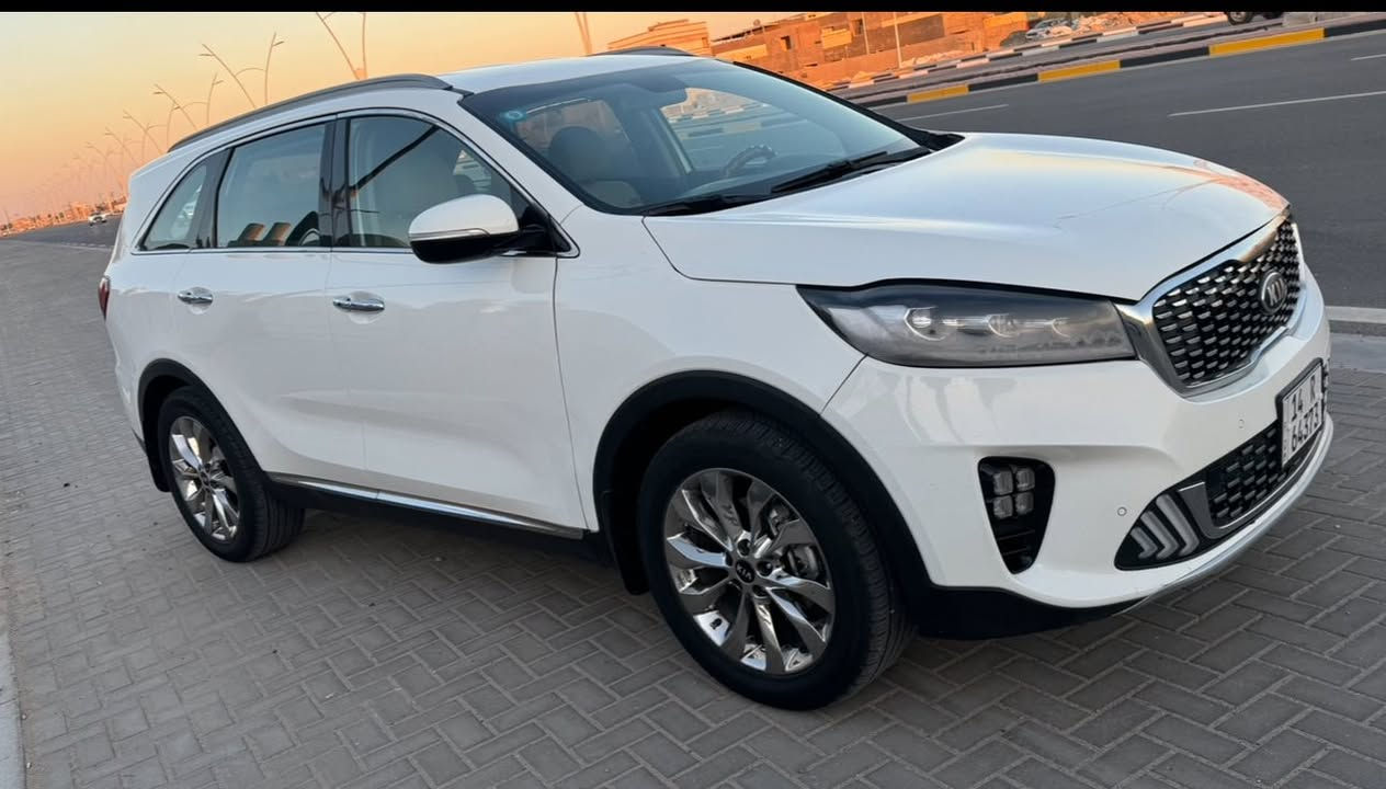 سورنتو .2020 .خليجي فول مواصفات عدى الفتحه كفاله عامه بيه فقط ايرباك دشبول و دركة بدون حادث ماشيه .133 الف رقم بصره  ب اسمي هزه جديده 2025 رقم دولي 
تحكم ستيرن جهتين
شاشه كبيره 
كشن كهربائي 
بصمه
بصمات ابواب جهتين
صندوك شفط كهربائي
مرايات شفط كهربائي 
طخم تاير جديد + حداديه جديده 
( بيه ايرباك دشبول + دركه ) فقط بدون حادث بيه بارد مكانين فقط كما موضح بالصور 
السعر245 وبيه مجال للشراي رقم الاتصال ***********
***********
