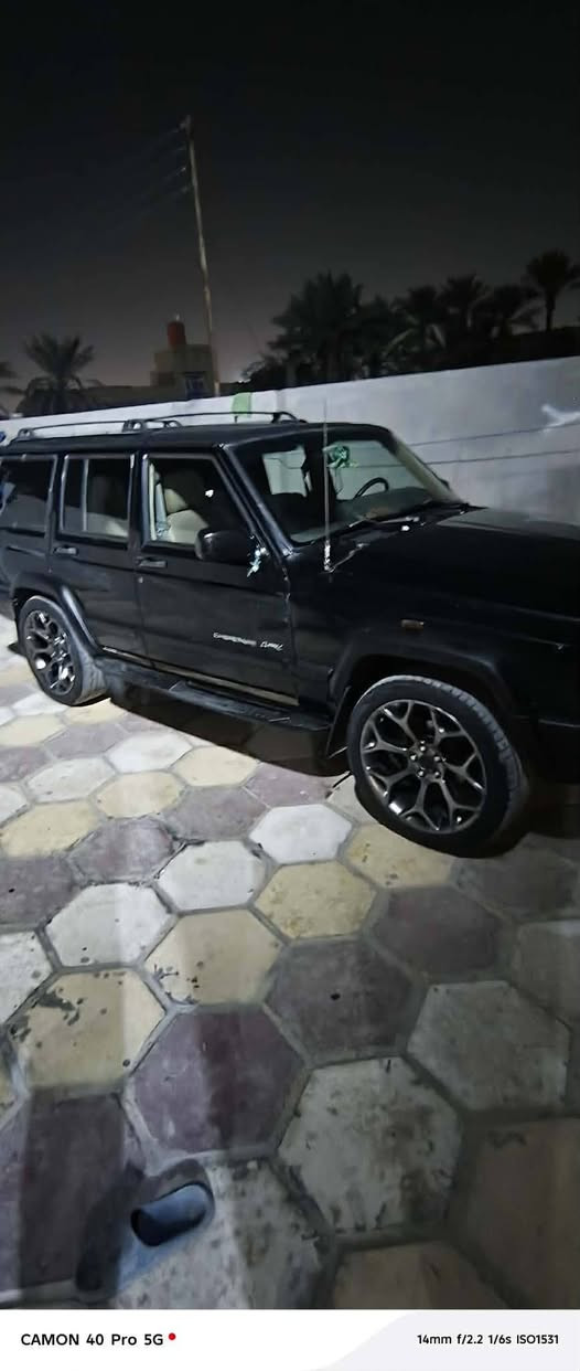 سلام عليكم جيب شيروكي 2000مكفوله كفاله عامه من الضربه ولصبق والعيب الشرعي كير ومكينه كفاله مكينه 3000 المكان سياره ناصريه مركز سعر 50 وبيها مجال وتفاصيل الباقيه عله هاذه الرقم *********** واتساب موجود لليريد يجي خاص
