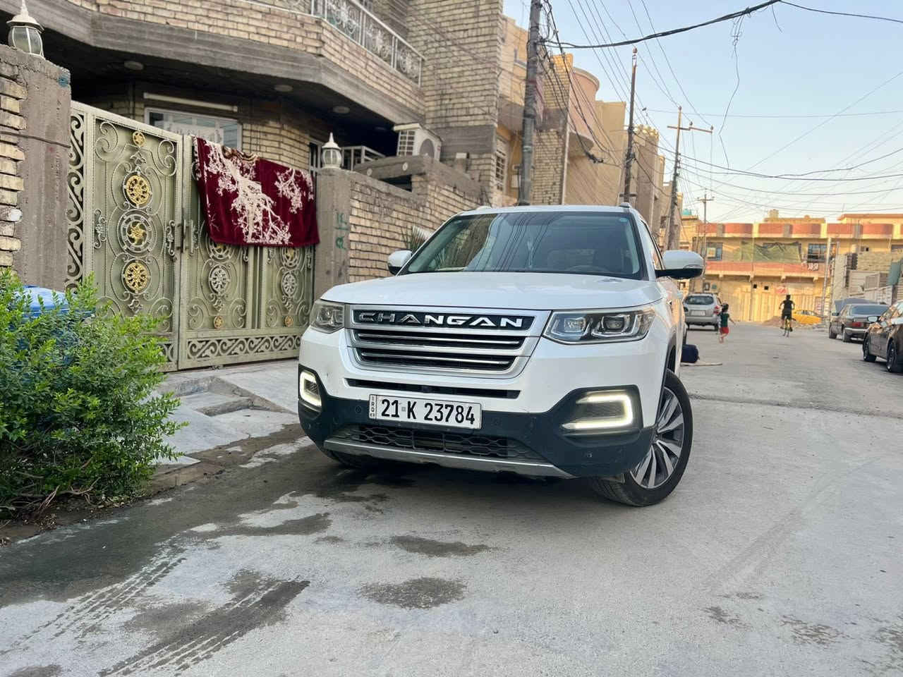 شنانجان Sc95. 2019
السيارة كفالفة عامة بدي معادة بارد قليل 
السيارة فول مواصفات فتحة بصمة بنورامة حساسات كامرات اضائة زنون ليزري 
مكينة 2000توربو 
سبعة راكب 3قطع تبريد 
السيارة كاملة مكملة تخم جديد مكاني بغداد بلديات السعر 155 
*********** 
***********
