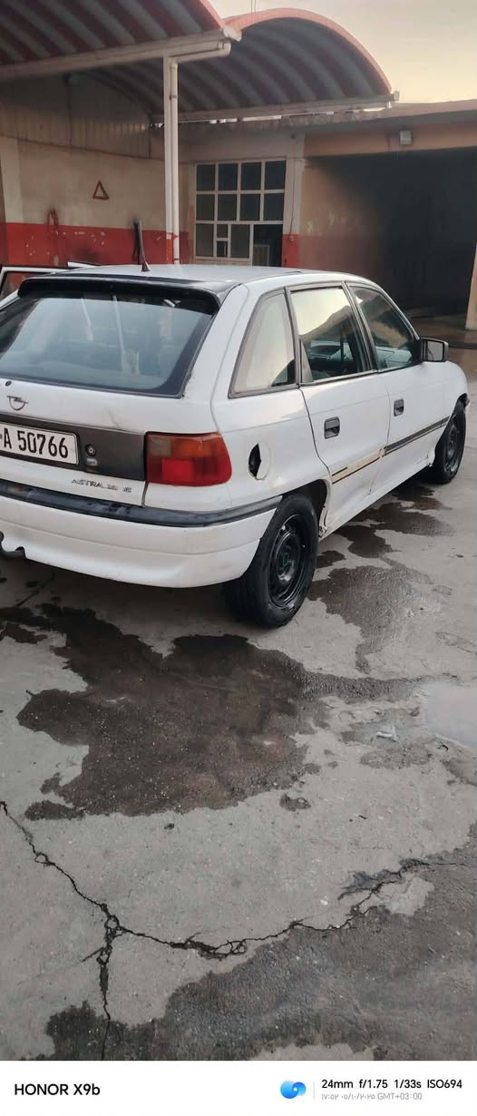 ‏‪0750 341 9563‬‏
‏‪0770 172 8825‬‏
استرا محرك ١٦ موديل ٩٥ كير محرك شرط طخم تاير جديد بيها صبغ كم قطعه تكم سقف شواصي شرط سنويه بأسمي  السعر 35
