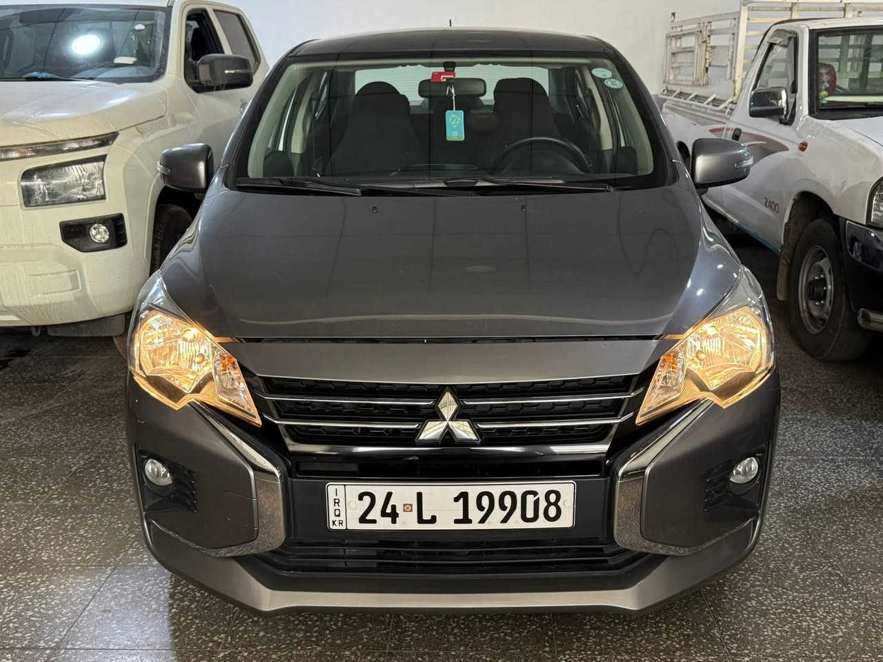 Mitsubishi attrage g4-2022
-----------------------------
السعر : ١٠٤$ورقة
الموقع السيارة : دهوك (اتريد تحويل وكالة بنفس اليوم)
لوحة السيارة : دهوك
الرقم الهاتف : ***********
***********
-----------------------------
الملاحظات:( رقم سنوي وهزة كلها جديد )
——————
السيارة وارد خليجي كفالة عامة وماشية ٧٠ km
——————
الموصفات:-
-محرك 3سلندر حجم 1200 نظام ايكو وكلش سريعة
-كير اوتو ونظام سبورت و صعود
-تحكم ستيرين وحاكية  بلوتوث و usb
-شاشة ايباد وكاميرة حساس خلفي
-ويل كب بلادي مال شركة 
-نظام abs ومانع انزلاق
-مرايات اوتو و4جامات اوتو 
-تبريد ثلج 
-طخم اطارات جديدة 
-السيارة جاهزة وماتصرف عليها دينار واحد وكلش اقتصادية سريعة مشالله - للبيع
-----------------------------
