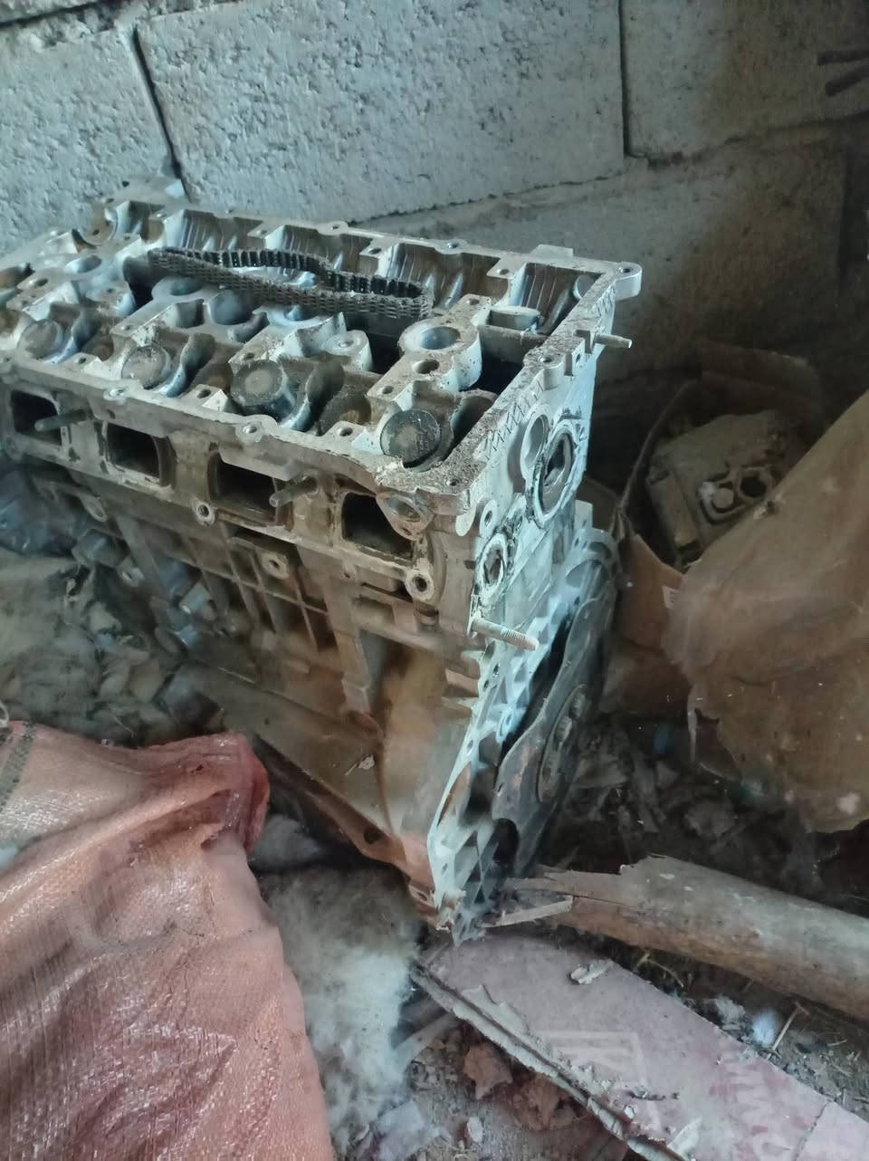 سلام عليكم شباب غراض
مكينه 2400دوش للبيع كور جديد اويل بم جديد

عل فحص قبق ولفات جديد اسلندر رواجز عل فحص
***********
