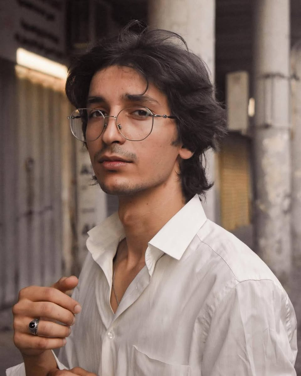 Nikon d3500
للبيع مع ستاند طول متر ونص + جنطة + بطاريات 2 + شاحنة

مواصفاتها:
24.2 ميكابكسل
تدعم تبديل العدسات
تصوير فيديو Full HD
خفيفة وسهلة الاستخدام

السعر 350الف ومكاني بغداد حي الخضراء
للتواصل خاص


**إذا كنت صاحب هذا الإعلان وتريد حذفه لأي سبب، رجاءا أرسل رسالة إلى الدعم الفني**