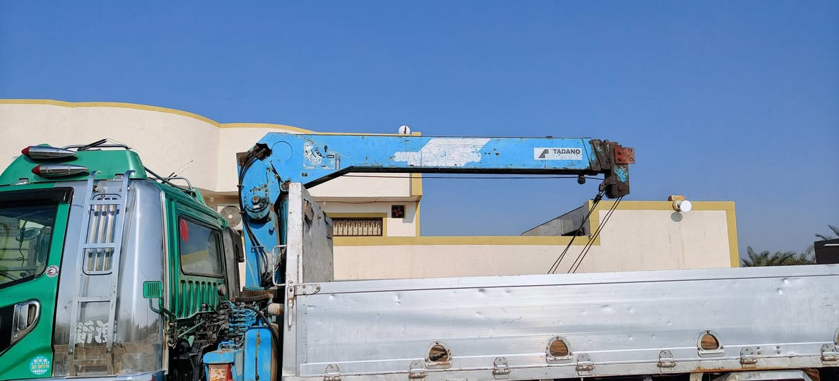 كرين للبيع ميتسوبيشي كرين جاهز خير من الله سلايتين شاصي كفاله القماره ما ناقصه اي شي بدي 6 مكينه توني مجفته شغل اهل النجف  سنويه 2027  موديل 99سياره مداور بساعته  السعر 195 رقم *********** مكانها ناصريه
