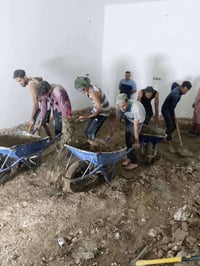 / يوجد كادر عمل جاهز  تصعيد مواد  / تنضيف بيوت  / تفليش  / تكشيط  / دف...