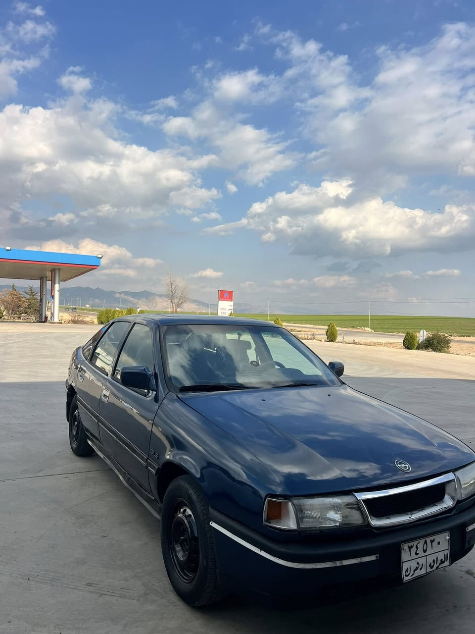 فيكترا
موديل 1992 توماتيك گير محرك جديد جديد
بو جانييي بس به خ كري بي ضربه ب شرط 
2 ورقه خرامهً سه رن تحويل وكاله ب شرط
سعر 35 مجال ***********
سياره يال دهوك
