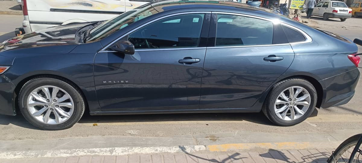 السلام عليكم
ماليبو Lt2020 رقم اربيل  الجديد الانكليزي  بأسمي سنويه ماساقطه  حادث بسيط فقط اللي موضح بالصور بس شباك دعاميه ومصلح مامبدله دعاميه... بيها اماكن بارد ولا قطره صبغ لون نفطي راديترات بلاديه كير مكينه مكفولات تشغيل عن بعد تبريد تدفئه وتدفئه كشنات كشن كهربائي تحكم ستيرن مثبت سرعه مانع انزلاق تبريد قطعتين  5ويل كب بك لايت طياره المرغوب كامره دواره  السعر 120مكاني بغداد الحريه 
*********** اتصال او واتساب
