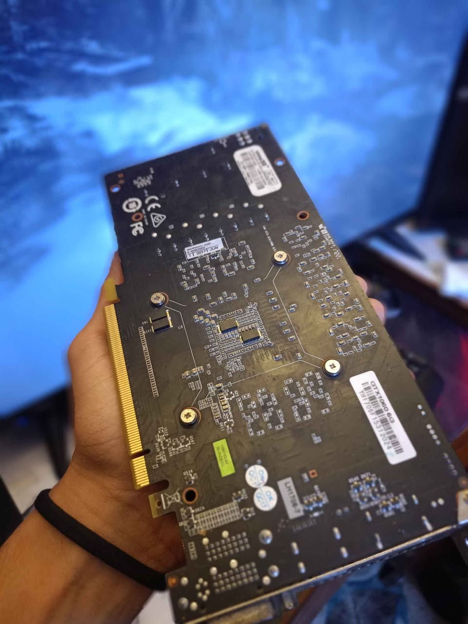 🔥 فرصة محدودة – كرت شاشة GTX 1060 6GB للبيع 🔥

إذا تدور على كرت يشغل ألعابك بسعر مغري وأداء قوي، هذا خيار ممتاز 👇

🔹 الشركة: INNO3D
🔹 الذاكرة: 6GB GDDR5
🔹 الموديل: Dual Fan (مروحتين)
🔹 الاستخدام: استخدام شخصي ونظيف (مو تعدين)

📊 الأداء:
✔️ يشغل GTA V / Warzone / Fortnite بسلاسة
✔️ مناسب لدقة 1080p بإعدادات عالية
✔️ أداء مستقر بدون تهنيج

❄️ التبريد:
✔️ دبل فان
✔️ حرارة ممتازة حتى مع الضغط لايتجاوز ال80ْ 
✔️ صوت هادئ

🔌 المنافذ الشاشه :
✔️ HDMI
✔️ DisplayPort
✔️ DVI
✔️منفذ طاقه 6 بن 

🧪 الحالة:
✔️ شغال 100%
✔️ بدون أي عطل أو تصليح
✔️ مفحوص وجاهز للتجربة

💯 مميزات إضافية:
✔️ فحص بأي برنامج تريده
✔️ تجربة قبل الشراء
✔️ شغل مضمون

💰 السعر: 150,000 دينار (قابل للنقاش)

📩 للتواصل خاص أو *********** الجادين فقط

🚕يوجد توصيل كل المحافظات

#كرت_شاشة #GTX1060 #بيع_وشراء #العراق #بغداد #PC_Gaming #تجميعات #كيمر #كمبيوتر #قطع_كمبيوتر حلة, بابل
