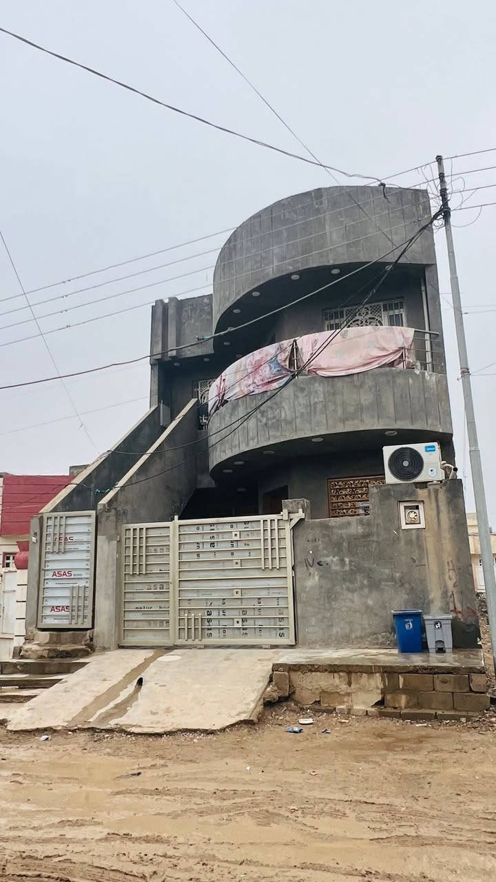 مشتمل للبيع مساحه150 متر
حي المثنى خلف الشهداء قرب جامع فاطمه الزهراء 

البيت صاير مشتملات ثنين تفاصيل اكثر تفضلو خاص او 
***********
