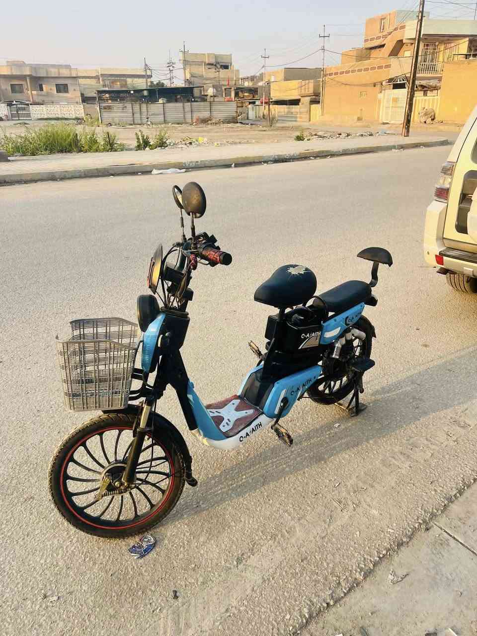 السلام عليكم 
باسكل شحن للبيع تايرات جدد شاشه وتشغيل عن بعد بطاريات جدد ماناقصه اي شي سعره 275 مكاني محاويل حي 17 رقمي ***********
