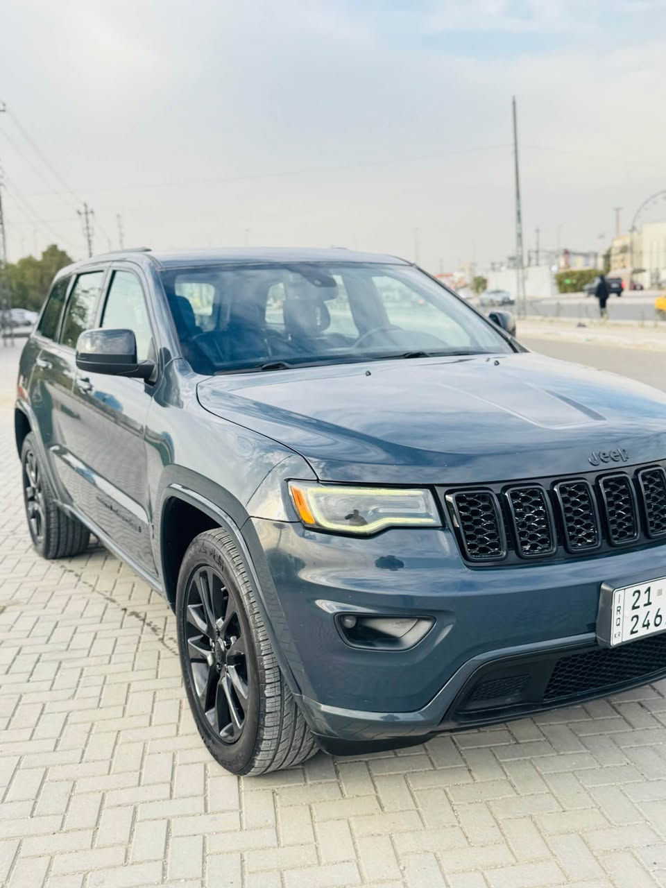 السلام عليكم
للبيع جيب لاردو فئة بلاك توب
موديل 2018 – وارد أمريكي
 • السيارة حادثة بنيد و جاملغ 
 •  الجاملغ الثاني ربع منه  صبغ
 • لون مميز
 • رقم سليمانية
 • بسمنة السيارة نظيفة جداً
 • ما بيها أي نقص

المواصفات:
 • كشنات جلد ومخمل
 • تدفئة بالكشنات
 • تدفئة بالستيرن
 • كشنات كهرباء
 • صندوك كهرباء
 • شاشة كبيرة مع CarPlay
 • وباقي مواصفات الجيب المعروف
       اي استفسار اتصل على الرقم 
       (***********) مكان السيارة بغداد 
        ( الكرخ ) بغداد, العراق
