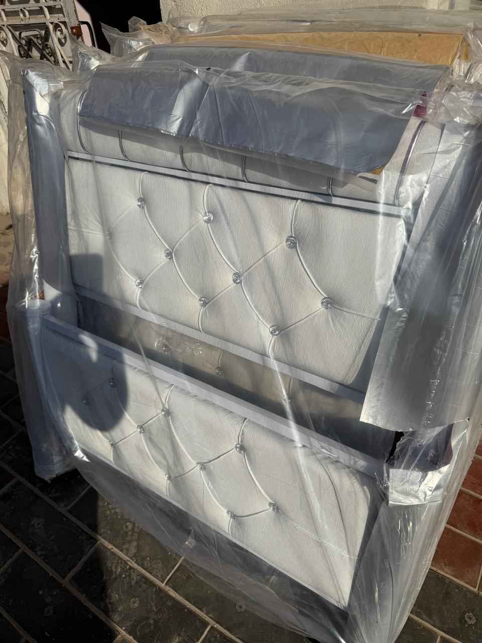 يوجد توصيل ونقل بيوت فتح وشد الغرف نوم تركي وانوع الغرف توصل علا رقم هاتف *********** الهندية, كربلاء
