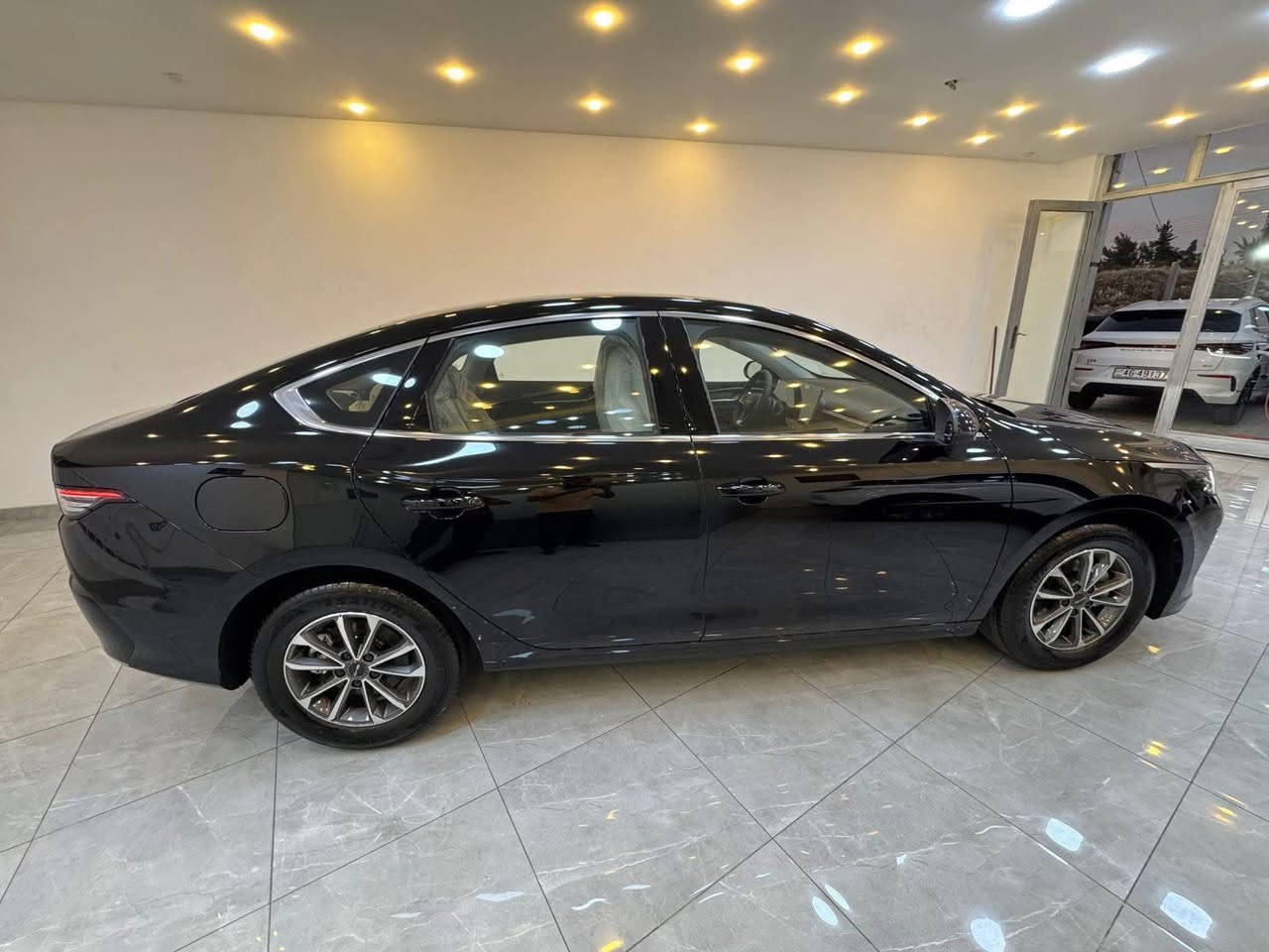 رجعت توفرت BYD ديستروير 05 موديل 2025 💥🚘
باللون الاسود الملكي المرغوب النادر في السوق🖤🖤🔥
مع كافة ملحقاتها الاصلية والشاحن والكارت وارضيات الشركة
بسعر مغري ومناسب واقل من السوق 🔥🔥
يتوفر باللون الاسود والرمادي 

سيارة الفخامة ⚜️، الأداء ⚡، والتكنولوجيا الذكية 🤖 تجربة قيادة ما تنسي! 😍

✨ أهم المواصفات:

🔹 محرك 1.5 لتر (بنزين + كهرباء) يعطيك قوة مع توفير مذهل بالوقود ⛽⚡
🔹 مدى كهربائي يوصل ل 55 كم بالشحن الكامل 🔋
🔹 نظام DM-i الذكي لتبديل السلس بين البنزين والكهرباء 🚀
🔹 شاشة وسطية قابلة للدوران 🎛️
🔹 عدادات رقمية بالكامل 🔥
🔹 مقاعد جلد فاخرة بتصميم رياضي 🖤
🔹 كاميرا خلفية + أنظمة أمان متطورة 🔒
🔹 إنارة LED أمامية وخلفية مميزة 💡

😍 شكل هجومي، حضور قوي، وتكنولوجيا تخليك تحس بالمستقبل من اليوم 🚀

🚀  ( اللوحات مجاناً  )

📍موقعنا: 
⬅موصل /مدينة المعارض القديمة /الشارع الثالث 
معرض الروضة لتجارة السيارات الحديثة 
👨‍💻 خدمة البيع نقداً :
☎ ***********
