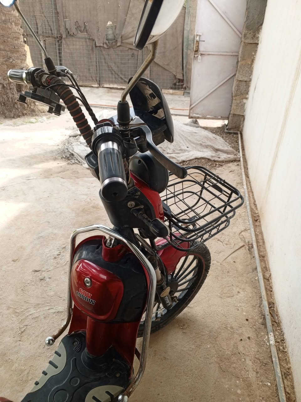 السلام عليكم (دراجه شحن مستخدمه شئ قليل للبيع السعر 450 بيهه مجال الاتصال على الرقم ***********
