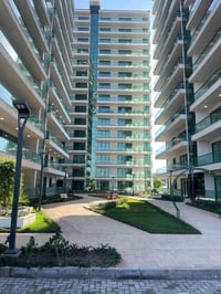 شقه للبيع ✅ فرصه ممتازه للأستثمار  مرحبا 🙋🏼‍♀️  ⭕️توجد شقه للبيع في مج...