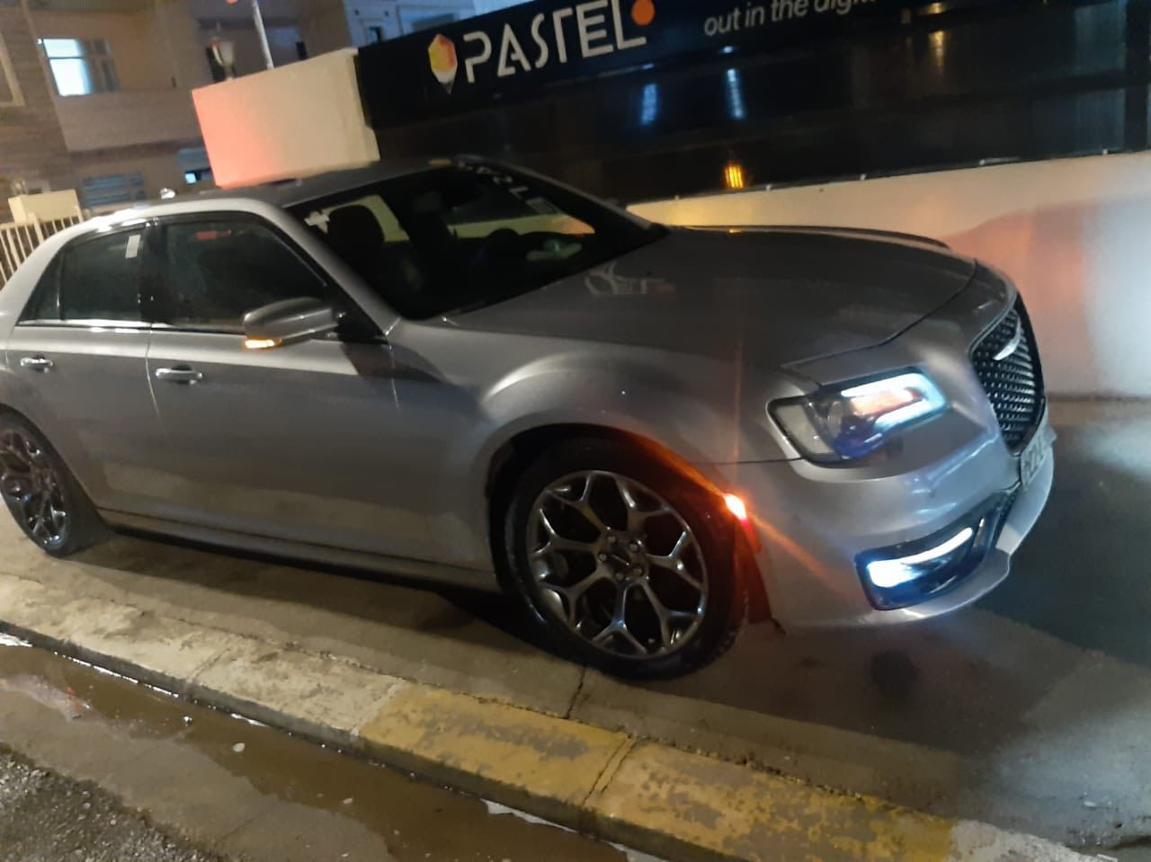 اوباما 2018 300S  وارد كندي كفالة رقم اربيل من شركة الاقليم سعر البيع 280$
مواصفات السياره - بانورما -حساسات امامي وخلفي -سماعات Boos ومواصفات اخرى 
***********
