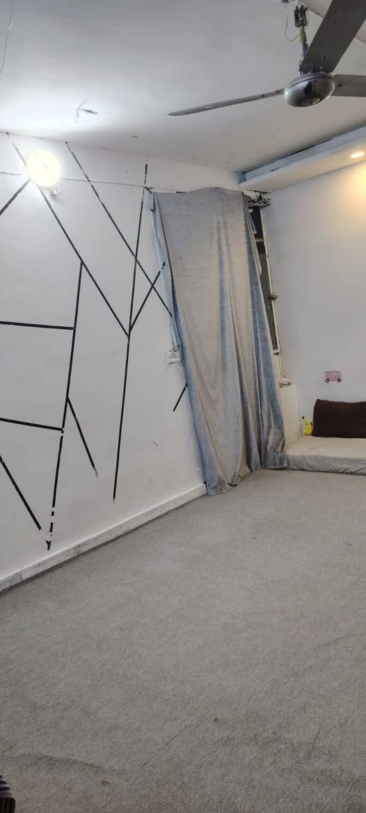 بيت للبيع حي مكرمه خلف مطعم سيد سعد مساحه 240م طابقين السعر 260بي مجال للاستفسار ***********
