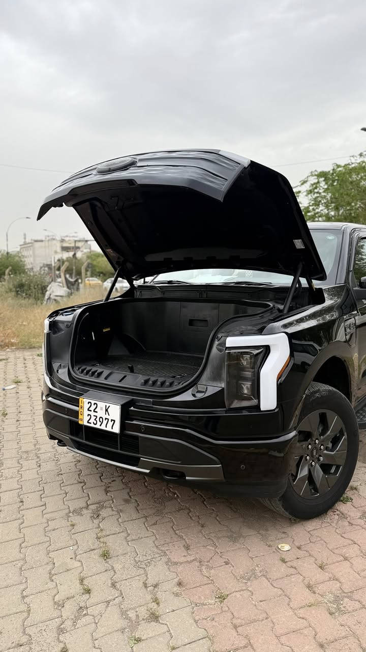سلام عليكم
فورد F150 lightning lariat 2023
كهرباء بالكامل
السيارة بدون ضرر كلين تايتل مكفولة كفالة عامة من الدعامية للدعامية
ماشية 22k
لون اسود ملكي
السيارة فول فول موصفات
كشنات جلد 
تدفئة وتبريد الكشنات
تلث وضعيات خزن للكشنات
تقديم وتاخير دواسات الوقود
شاحن لاسلكي
شاشة تيسلا بلاد قياس 15.5 انش
سماعات b&o
اضاء محيطية بلادي 360 درجة
اضاء امامي عدسات LED متحرك
5 كامرات
كامرات 360 درجة
حساسات 360 درجة
نضام القيادة الذاتي
نضام المحافضة على المسار
وعدم الخروج من المسار
نضام المحافضة على المسافة مع السيارة الامامية
نضام الاصطفاف الذاتي
شاشة عدادات دجتل متغيرة حسب نمط القيادة
اربع وضعيات قيادة
گير طيارة طرح 
طاولة وصطية 
مرايات جانبية شفط
رمز الدخول بدون مفتاح على الابواب
فتح الابواب وقفل الابواب على بصمة اليد
فور ويل 4*4
صندوق خلفي كهرباء شفط
درج في باب الصندوق
صندوق امامي كهرباء شفط
مدا شحن يصل الى 500 كيلو
قدرة حصانية 580 حصان
مع عزم دوران تورك 1.050
تسارع من 0-100 في غضون 4 ثواني
تدعم الشحن السريع
امكانية استخدام السيارة كمصدر طاقة للمنزل في حال انقطاع التيار الكهربائي
وبعد هواي مواصفات ممذكورة
السيارة مناقصها برغي وصرفيتها 0 لا تحتاج تفول بانزين ولا تبدل دهن ولا تشيل هم الكير تشحن بالبيت وتطلع تفتر بلاش 
السعر 460$ اربع شدات اوستين ورقة وبيها مجال جداً بسيط 
***********
