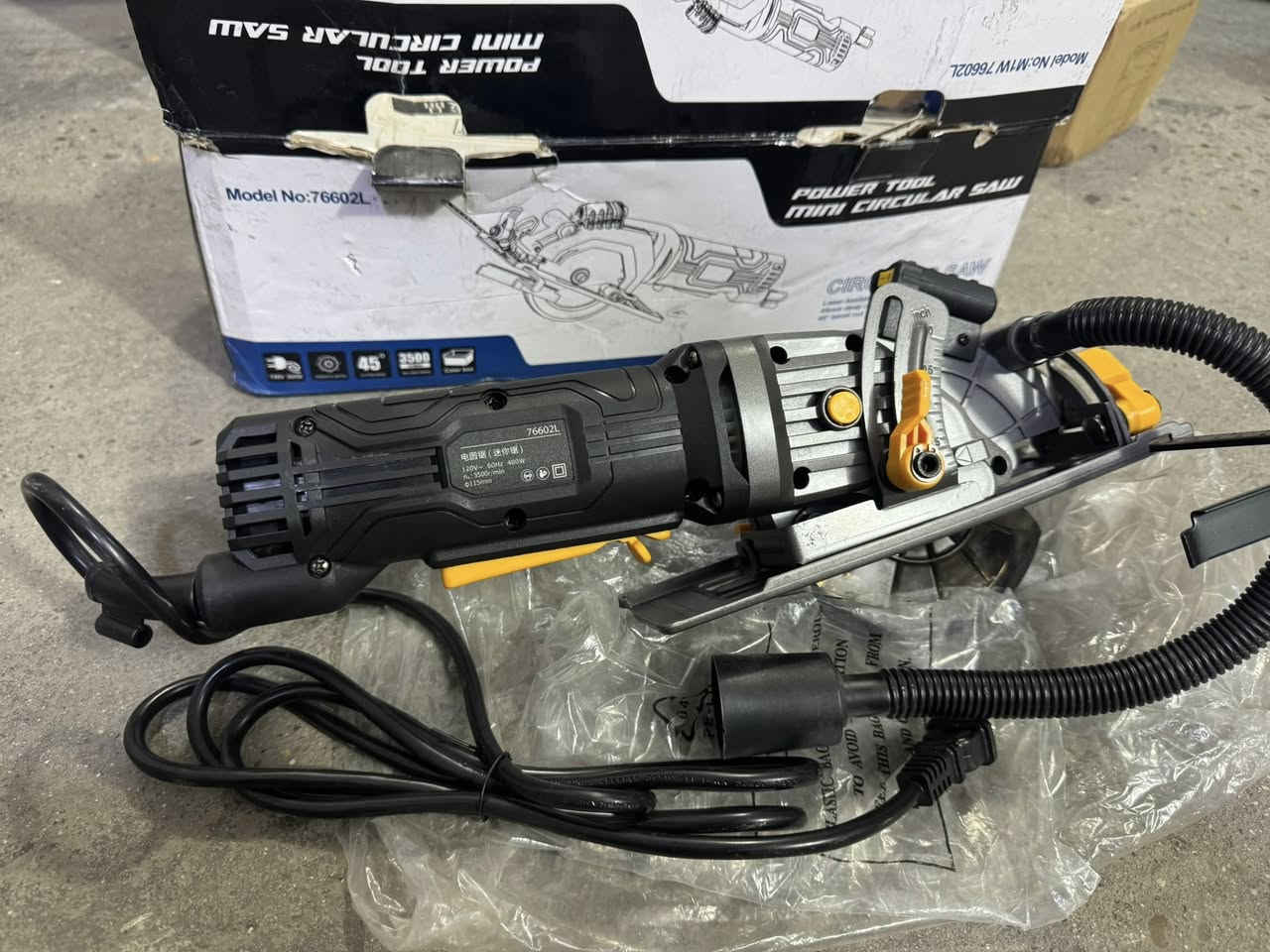 السلام العليكم تحيه طيبه  للجميع عندي غراض ١١٠ فولت اريد أبيعهن للي يستفاد منهن هذا رقمي 
***********
