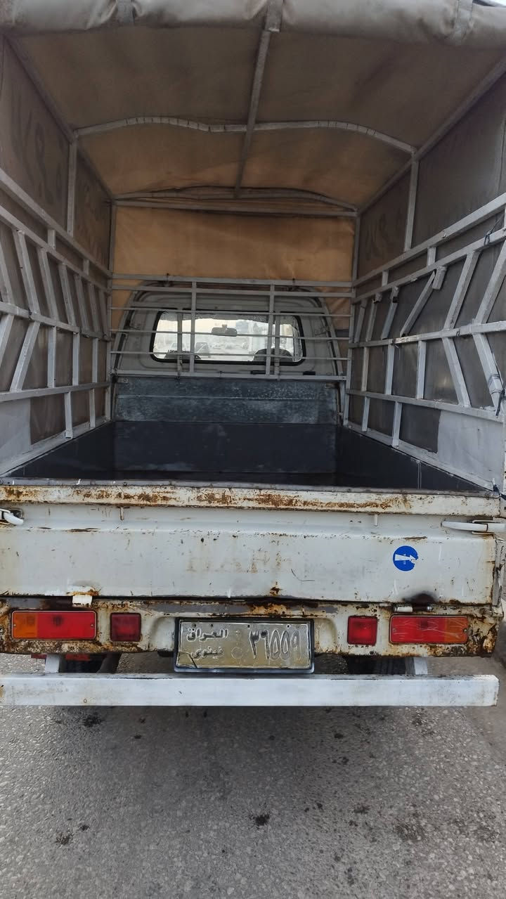 كيا هانڤي قمارة وربع  ورقم نينوى اصفر 
محرك +كير+طخمات+تايرات شرط
كهربائيات كلها شغال كشنات وارضيه جلد
مغلف جديد مكان سيارة موصل .
صاحب الشرعي موجود شرط تحويل بدون اي غرامات،الاتصال ☎️
☎️***********
☎️‏‪0771 823 4809‬‏
